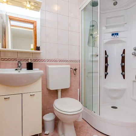 Nicol - With Terrace