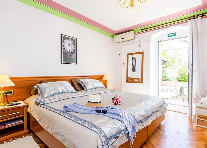 Nicol - With Terrace Apartamento *