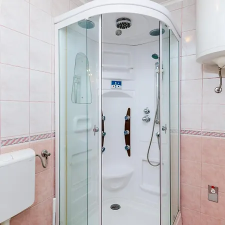 Nicol - With Terrace *